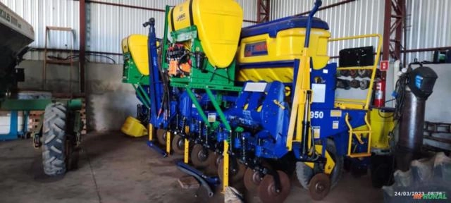 Plantadeira 12 Linhas TATU PST DUO FLEX Imagem Plantadeira 12 Linhas TATU PST DUO FLEX