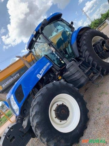 Trator New Holland T7.245 4x4 ano 13 Imagem Trator New Holland T7.245 4x4 ano 13