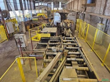 MESA ROLETADA COM GUIA DO BLOCO Imagem MESA ROLETADA COM GUIA DO BLOCO