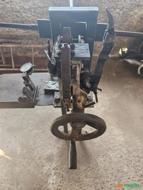 Imagem AFIADEIRA/AFIADOR DE SERRA FITA COM TRAVADEIRA Imagem AFIADEIRA/AFIADOR DE SERRA FITA COM TRAVADEIRA