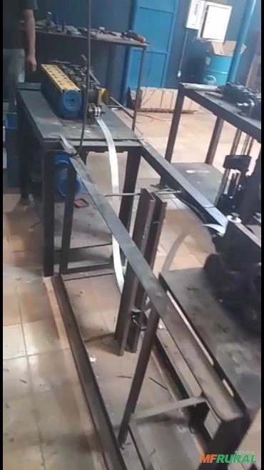 Vendo e troco perfiladeira maquina de fabricar selo metalico pra fita pet Imagem Vendo e troco perfiladeira maquina de fabricar selo metalico pra fita pet
