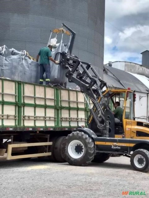 Imagem Empilhadeira Diesel 4x4 off road Imagem Empilhadeira Diesel 4x4 off road