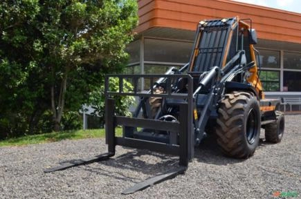 Imagem Empilhadeira Diesel 4x4 off road Imagem Empilhadeira Diesel 4x4 off road