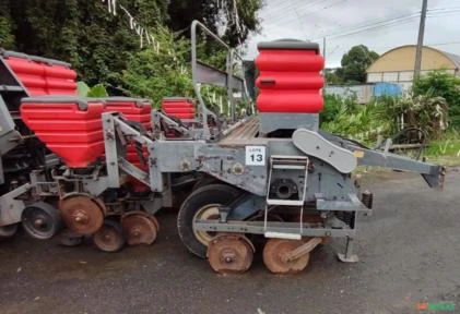 Plantadeira Massey Ferguson MF508 8x50 Fabricação 2010