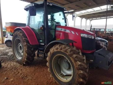 Trator Massey Ferguson 6711 R Cabinado 3700 Horas