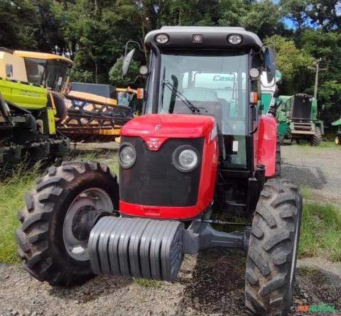 Imagem Trator Massey Ferguson - MF 4283, Cabinado, 8107 Horas. Fabricação 2013 Imagem Trator Massey Ferguson - MF 4283, Cabinado, 8107 Horas. Fabricação 2013