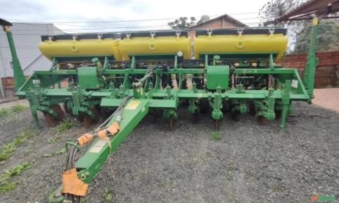 Plantadeira John Deere - 1113A. Fabricação 2013 Imagem Plantadeira John Deere - 1113A. Fabricação 2013