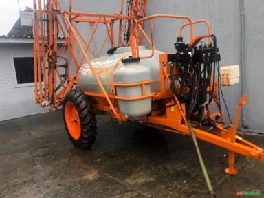 Pulverizador Jacto Columbia AD-18 2000 Litros Ano 2014 Imagem Pulverizador Jacto Columbia AD-18 2000 Litros Ano 2014