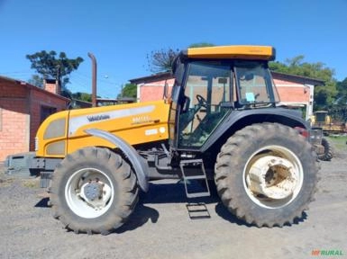 Imagem Trator Valtra BM 125i Cabinado.= Ano 2015 Imagem Trator Valtra BM 125i Cabinado.= Ano 2015