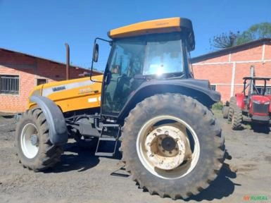 Imagem Trator Valtra BM 125i Cabinado.= Ano 2015 Imagem Trator Valtra BM 125i Cabinado.= Ano 2015