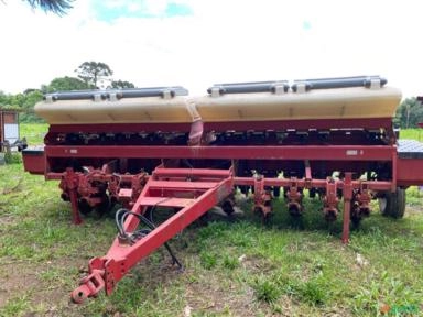 Plantadeira Semeato PAR 4500SR 11 Linhas Ano 2010 Imagem Plantadeira Semeato PAR 4500SR 11 Linhas Ano 2010