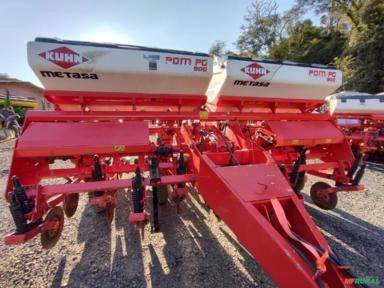Plantadeira Kuhn - PDM PG900, 9 linhas. Fabricação 2008 Imagem Plantadeira Kuhn - PDM PG900, 9 linhas. Fabricação 2008