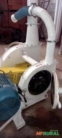 Imagem Moinho Vieira MCD 530 (20cv) + Ciclone em polietileno e Moega em aço carbono Imagem Moinho Vieira MCD 530 (20cv) + Ciclone em polietileno e Moega em aço carbono