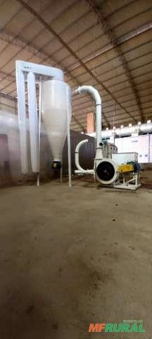 Imagem Moinho Vieira MCD 530 (20cv) + Ciclone em polietileno e Moega em aço carbono Imagem Moinho Vieira MCD 530 (20cv) + Ciclone em polietileno e Moega em aço carbono