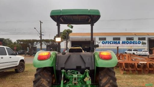 Imagem Trator John Deere 5055 4x4 ano 14 Imagem Trator John Deere 5055 4x4 ano 14