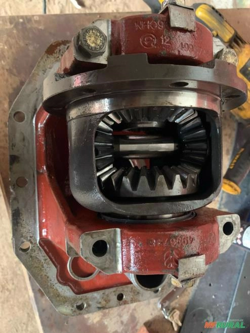 CAIXA DE SATÉLITE DO EIXO DIANTEIRO TRATOR TL 75 Imagem CAIXA DE SATÉLITE DO EIXO DIANTEIRO TRATOR TL 75