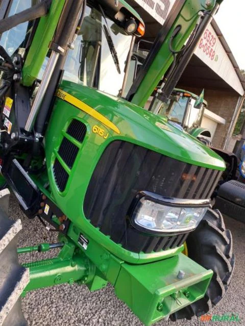 Trator John Deere 6115 J 4x4 ano 21