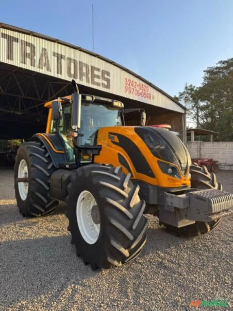 Imagem Trator Valtra BH224 Hitech ano 2022 Imagem Trator Valtra BH224 Hitech ano 2022
