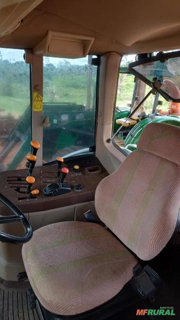 Imagem Trator John Deere 6110 J 4x4 ano 13 Imagem Trator John Deere 6110 J 4x4 ano 13