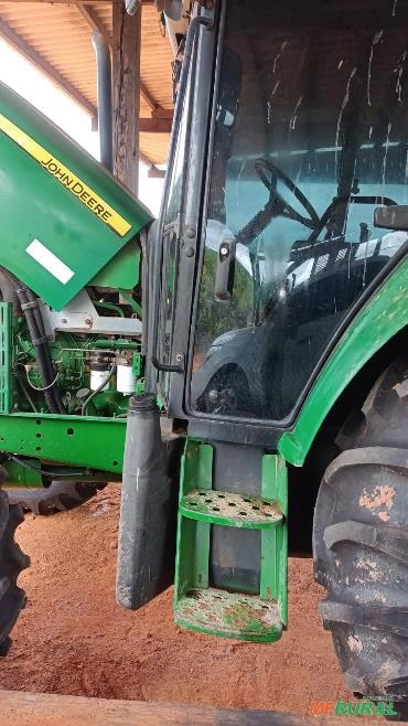 Imagem Trator John Deere 6110 J 4x4 ano 13 Imagem Trator John Deere 6110 J 4x4 ano 13