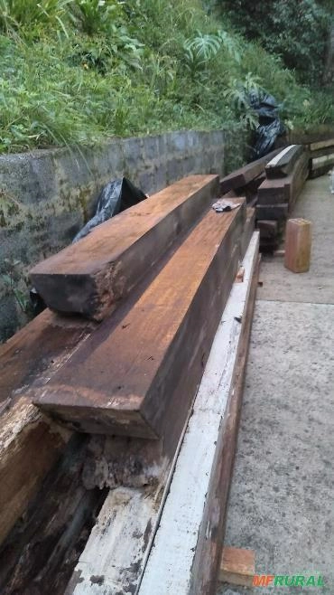 Caibros e barrotes de canela preta e peroba média de 8,5cmx13,5cmx19cmx350ocmm a 500cm.todas retas Imagem Caibros e barrotes de canela preta e peroba média de 8,5cmx13,5cmx19cmx350ocmm a 500cm.todas retas