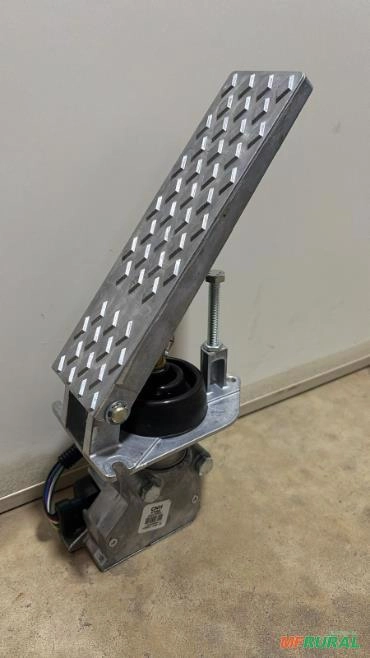 PEDAL DO ACELERADOR PÁ CARREGADEIRA - NEW HOLLAND - CASE - CNH Imagem PEDAL DO ACELERADOR PÁ CARREGADEIRA - NEW HOLLAND - CASE - CNH