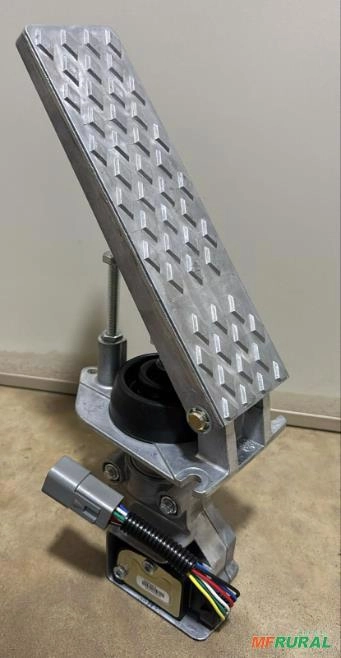 Imagem PEDAL DO ACELERADOR PÁ CARREGADEIRA - NEW HOLLAND - CASE - CNH Imagem PEDAL DO ACELERADOR PÁ CARREGADEIRA - NEW HOLLAND - CASE - CNH