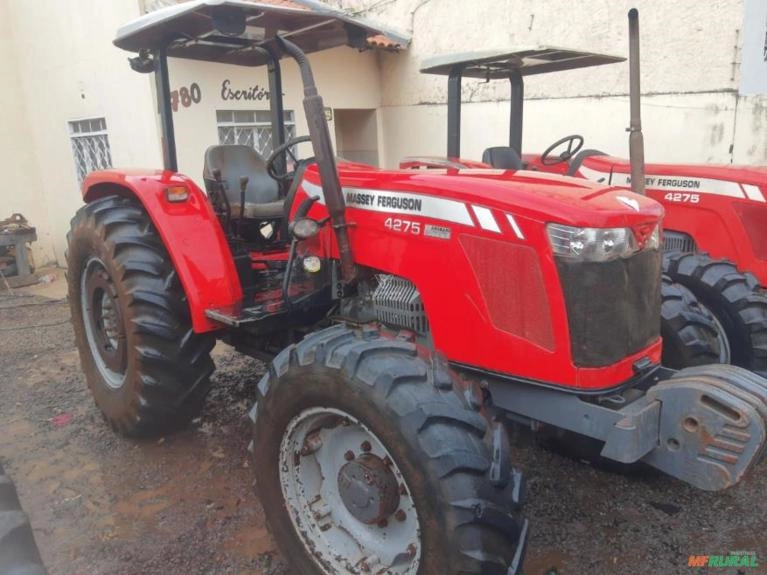 Trator Massey Ferguson 4275 4x4 ano 10 Imagem Trator Massey Ferguson 4275 4x4 ano 10