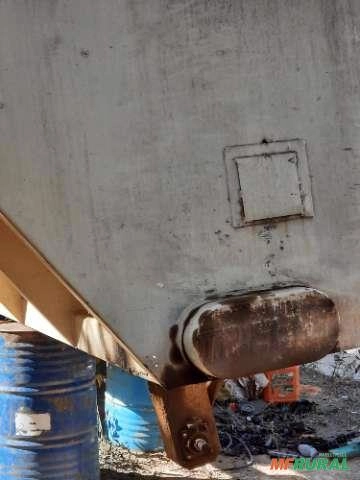 Silo graneleiro triel 5 bocas 15500 quilos Imagem Silo graneleiro triel 5 bocas 15500 quilos