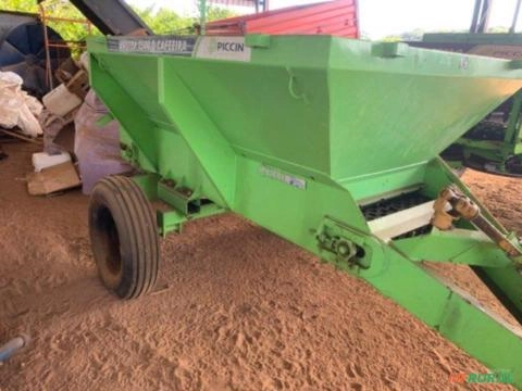 Imagem Distribuidor Fertilizantes e Corretivos Piccin Master 2500 D Imagem Distribuidor Fertilizantes e Corretivos Piccin Master 2500 D