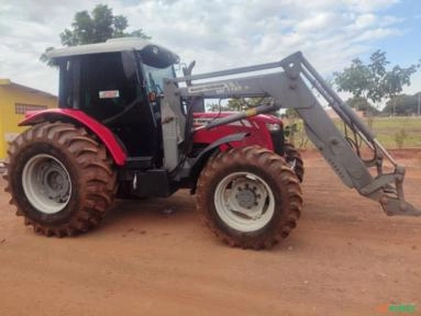 Trator Massey Ferguson MF 4297 Ano 2016 com Conjunto Frontal Imagem Trator Massey Ferguson MF 4297 Ano 2016 com Conjunto Frontal