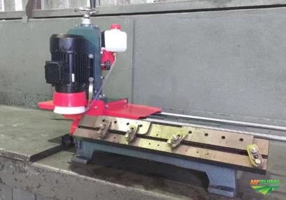 Imagem Afiador de facas e lâminas Lippel AFI 650 para picadores, navalhas, plainas, etc Imagem Afiador de facas e lâminas Lippel AFI 650 para picadores, navalhas, plainas, etc