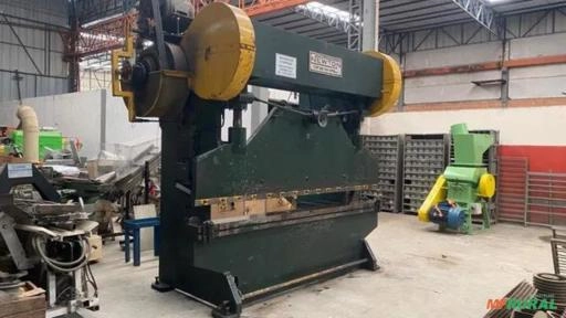 Imagem DOBRADEIRA HIDRÁULICA CNC – MARCA STRONG Imagem DOBRADEIRA HIDRÁULICA CNC – MARCA STRONG