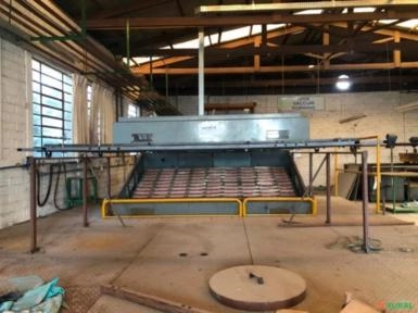 MÁQUINA DE MOLDAGEM VACUUM FORMING – Modelo Boca de Jacaré Imagem MÁQUINA DE MOLDAGEM VACUUM FORMING – Modelo Boca de Jacaré