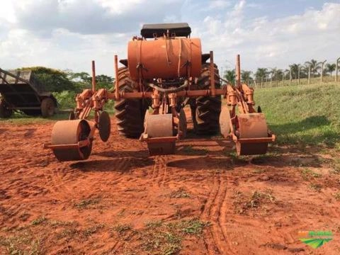 Cobridor de cana com rolos compactadores oscilantes VALOR NEGOCIÁVEL Imagem Cobridor de cana com rolos compactadores oscilantes VALOR NEGOCIÁVEL