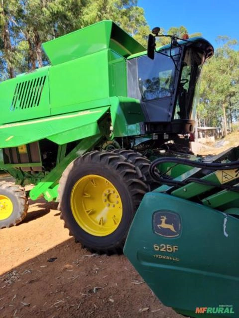 Prestação de serviço de colheita Imagem Prestação de serviço de colheita