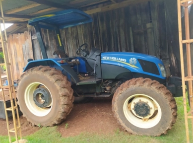 Trator New Holland TL 75 E 4x4 ano 15 Imagem Trator New Holland TL 75 E 4x4 ano 15