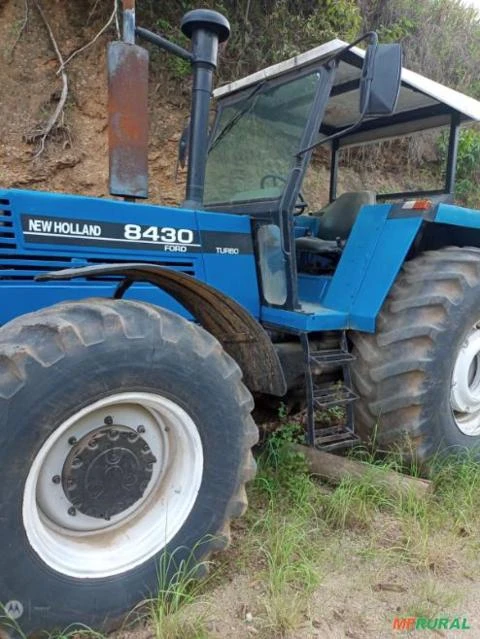 Trator Outros New Holland 4x4 ano 99