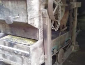 Máquina pré-limpeza de cereais de madeira.