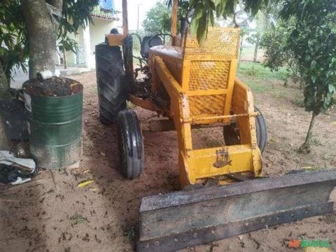 Trator Valtra/Valmet 85 ID 4x2 ano 80 Imagem Trator Valtra/Valmet 85 ID 4x2 ano 80