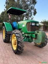 Trator John Deere 5055 4x4 ano 14