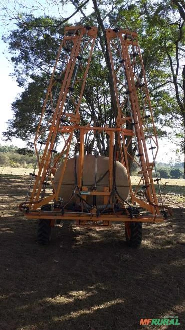 Pulverizador Columbia AD 18 com barramento Novo de 14 Metros Imagem Pulverizador Columbia AD 18 com barramento Novo de 14 Metros