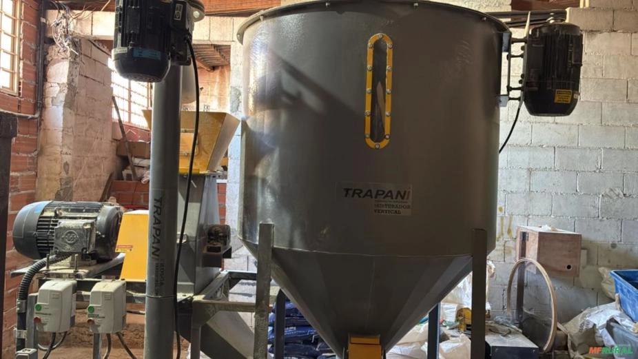 OPORTUNIDADE IMPERDÍVEL – MINI FÁBRICA DE RAÇÃO MF 1000 COM 4 MESES DE USO Imagem OPORTUNIDADE IMPERDÍVEL – MINI FÁBRICA DE RAÇÃO MF 1000 COM 4 MESES DE USO