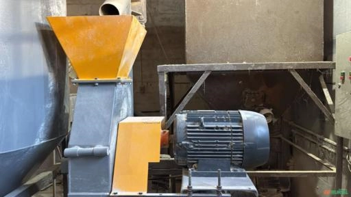 Imagem OPORTUNIDADE IMPERDÍVEL – MINI FÁBRICA DE RAÇÃO MF 1000 COM 4 MESES DE USO Imagem OPORTUNIDADE IMPERDÍVEL – MINI FÁBRICA DE RAÇÃO MF 1000 COM 4 MESES DE USO