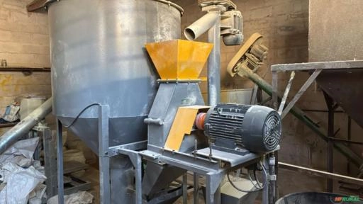 Imagem OPORTUNIDADE IMPERDÍVEL – MINI FÁBRICA DE RAÇÃO MF 1000 COM 4 MESES DE USO Imagem OPORTUNIDADE IMPERDÍVEL – MINI FÁBRICA DE RAÇÃO MF 1000 COM 4 MESES DE USO