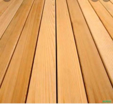 Deck de eucalipto trarado Imagem Deck de eucalipto trarado