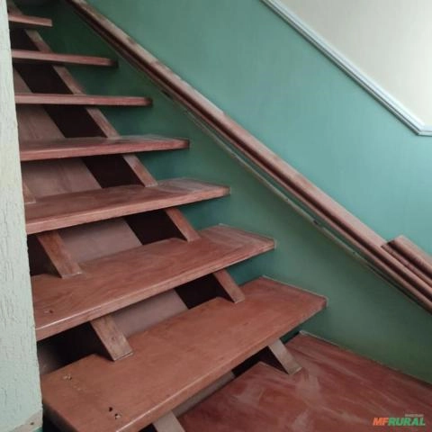 Escada maciça em maçaranduba Imagem Escada maciça em maçaranduba