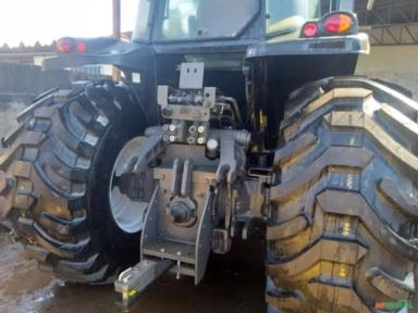 Imagem Trator Valtra/Valmet BT 190 4x4 ano 13 Imagem Trator Valtra/Valmet BT 190 4x4 ano 13