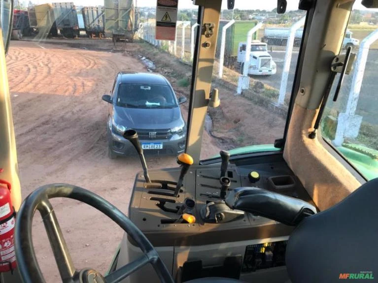 Trator John Deere 6615 4x4 ano 12 Imagem Trator John Deere 6615 4x4 ano 12