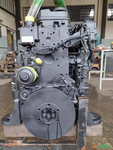 Motor: Case/Cummins  Modelo: 667TA/E83 TIER III